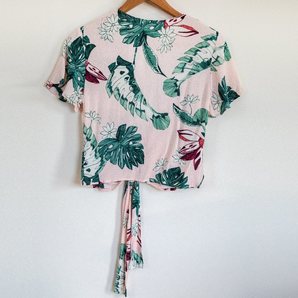 NWT LUSH Blush Palm Short Sleeve Tie Front Shirt - Picture 3 of 8
